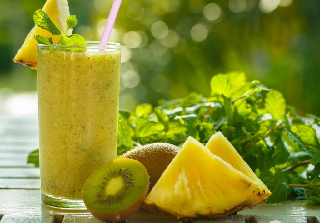Kiwi Pineapple Smoothie – All Nutribullet Recipes