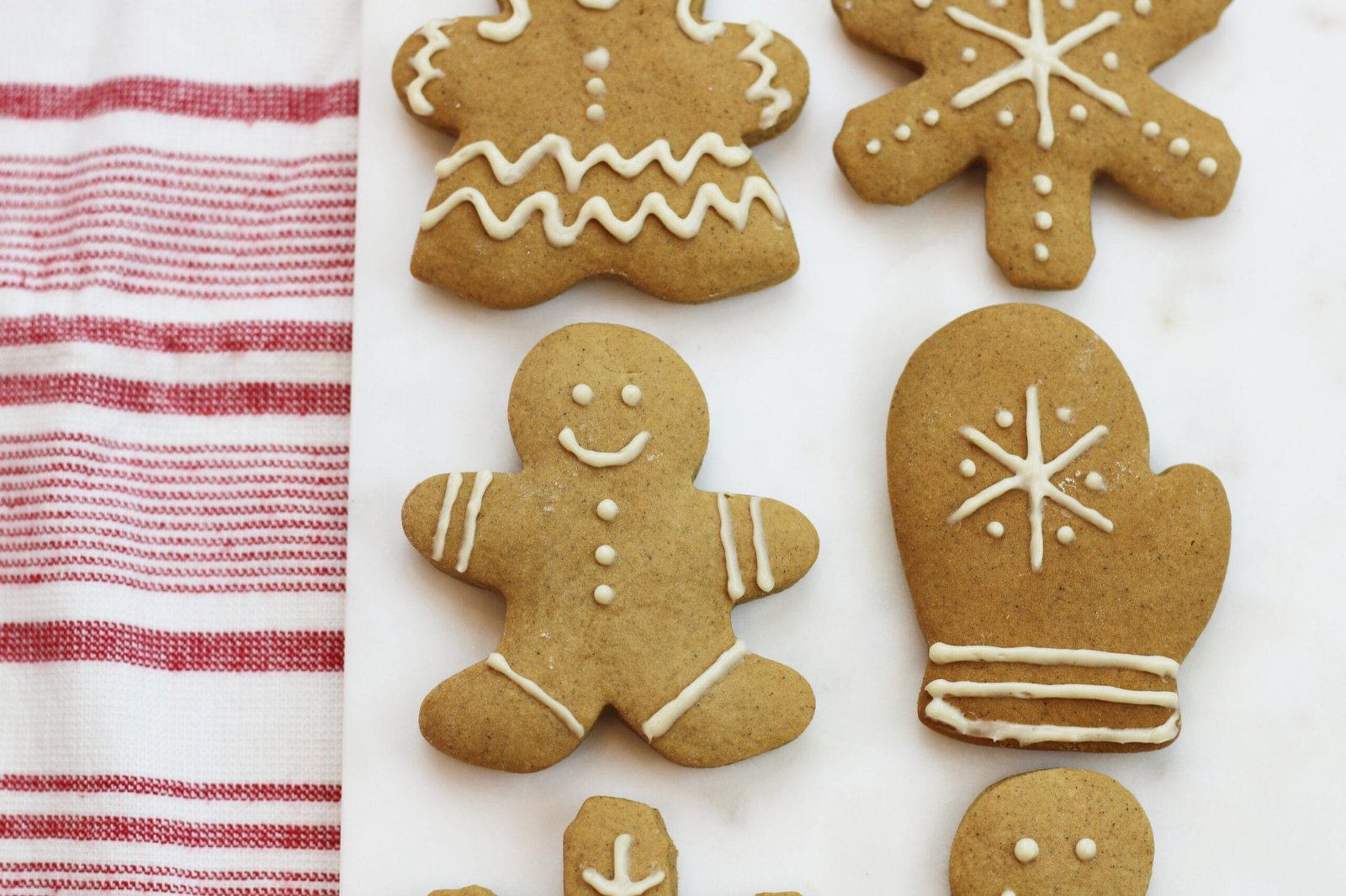 Easy Gingerbread Cookies with Maple Syrup or Honey (No Sugar!) • Cheapskate Cook