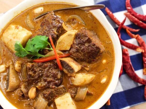 Beef Massaman Curry Recipe & Video Tutorial แกงมัสมั่นเนื้อ