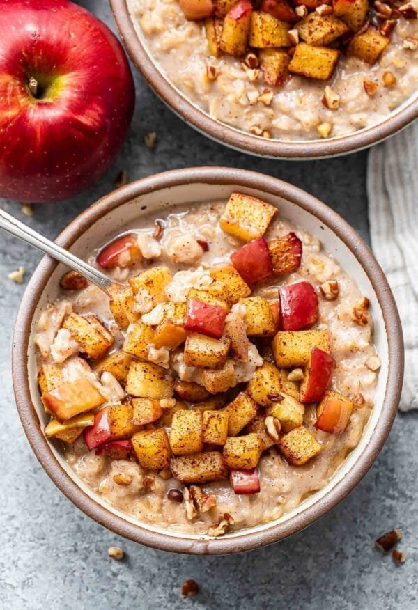 Apple Cinnamon Oatmeal (Stovetop)